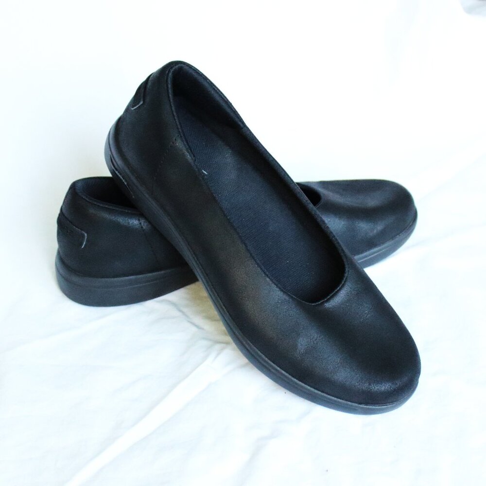 Skechers Air Cooled Arch Fit Slip On Black Flats Womens Size 8.5
